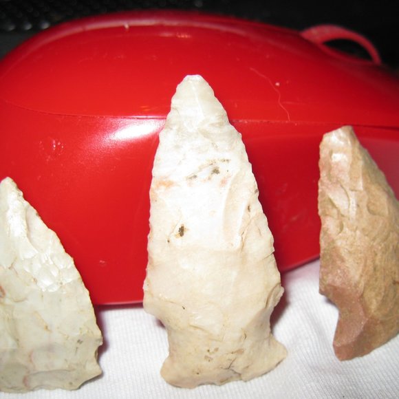 Arrowheads from the mid west - Picture 2 of 2